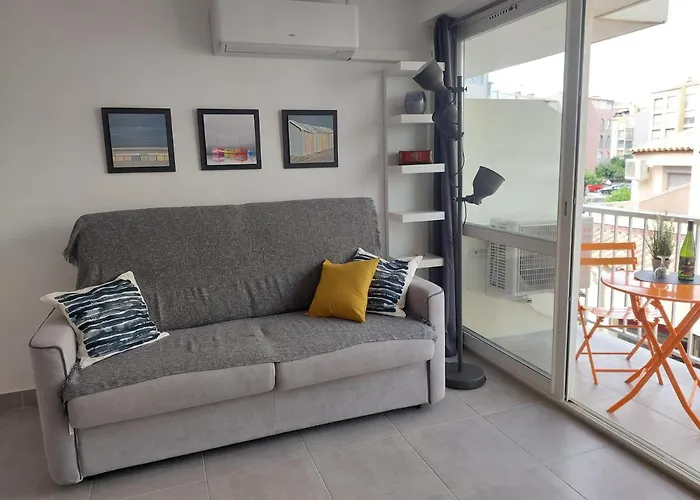 Charme Du Cap D'agde Apartamento *